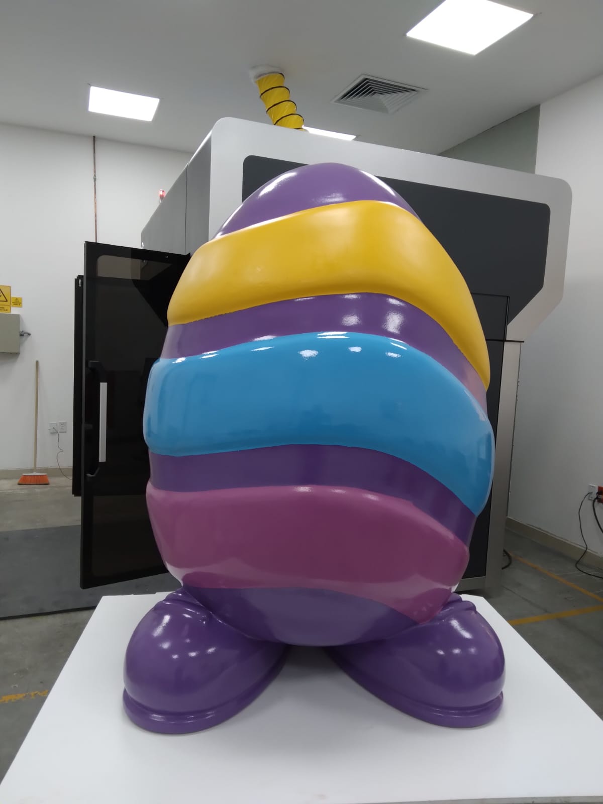 דמות צבעונית